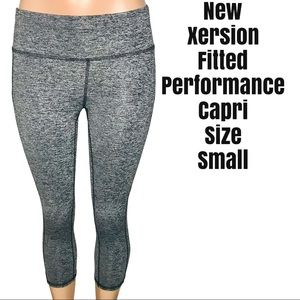 New Xersion Capri With Side Pockets Size Small